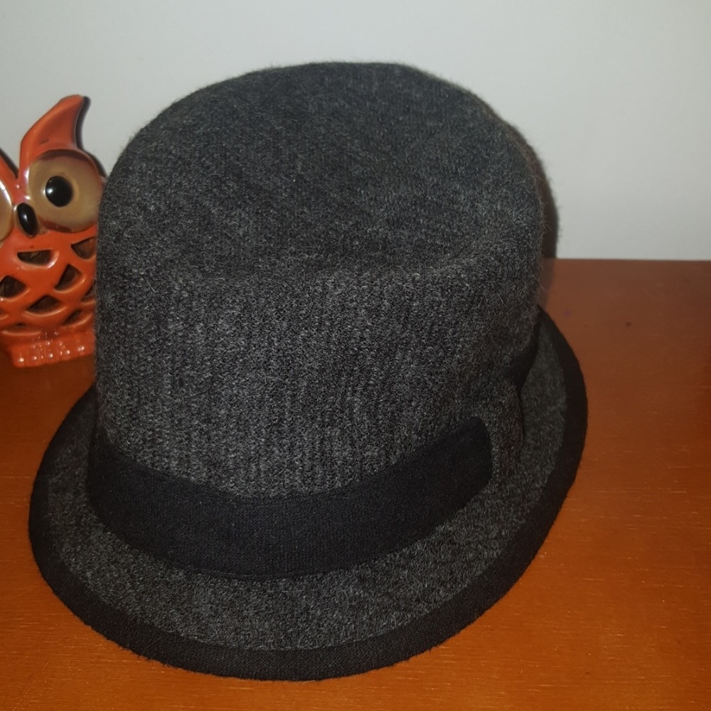 Charcoal bucket hat